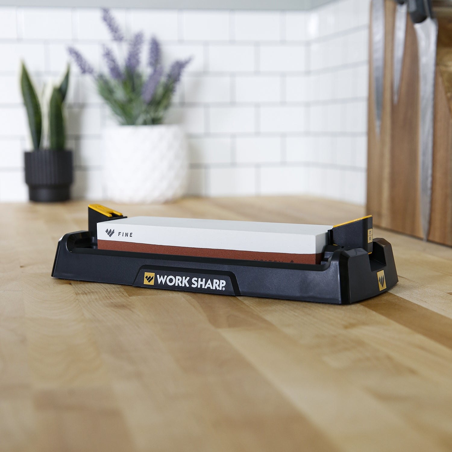 Work Sharp Whetstone galandimo akmuo su pagrindu ir kampo kreipikliais
